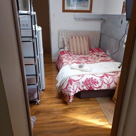 Larchmont Stay Side En Suite With Small Double Bed Лестер Екстер'єр фото